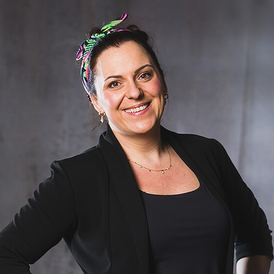 Nicole, Stylistin und Visagistin